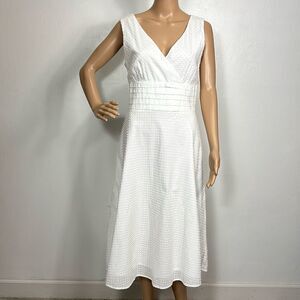 Sandra Darren White Swiss Dot Sleeveless V-neck Midi Dress Size 10